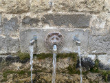 Eau et hirondelles dans un village de Provence_Savoillans