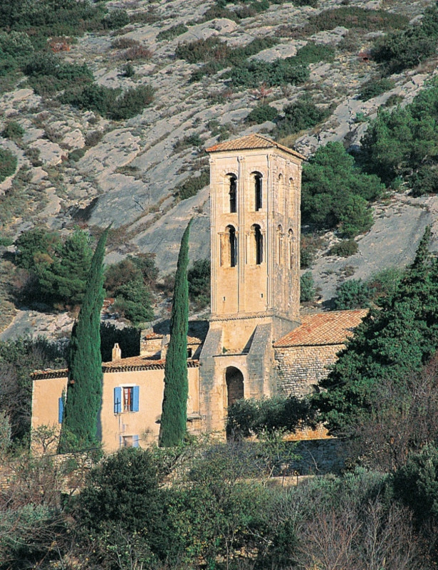 Intrigue dans les villages des Dentelles de Montmirail