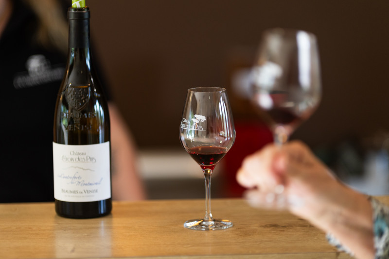 Balade et dégustation au cœur des Dentelles de Montmirail_Lafare - © Château La Croix des Pins / Domaine de Cassan Balade et dégustation au cœur des Dentelles de Montmirail_Lafare