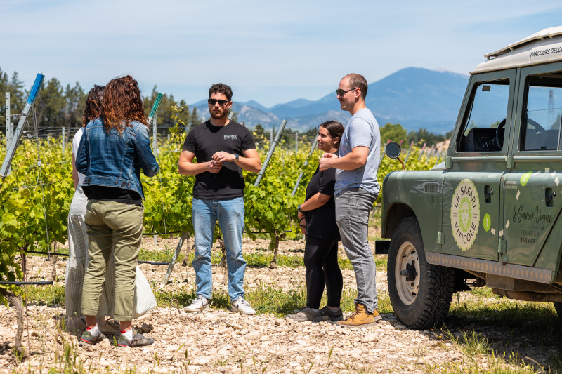 Safari viticole en Land Rover - Domaine Fontaine du Clos - © Jeff Habourdin Photographe Safari viticole en Land Rover - Domaine Fontaine du Clos