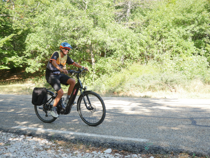 Circuit œnologique en vélo électrique au Mont Ventoux par Tip Top Bike_Bédoin - © Tip Top Bike Circuit œnologique en vélo électrique au Mont Ventoux par Tip Top Bike_Bédoin